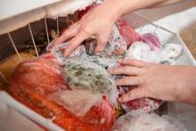 Perchè i cibi congelati, una volta scongelati, non si possono più ricongelare