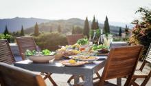 Dieta Mediterranea: come funziona, cosa mangiare, menù di esempio e consigli